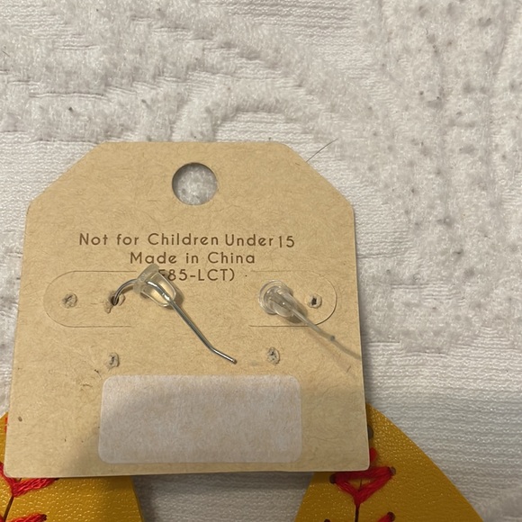 Softball Earrings NWT - Picture 3 of 4